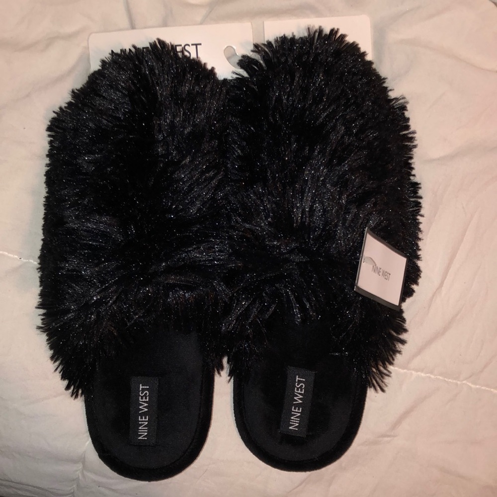 NWT Nine West black fuzzy slippers